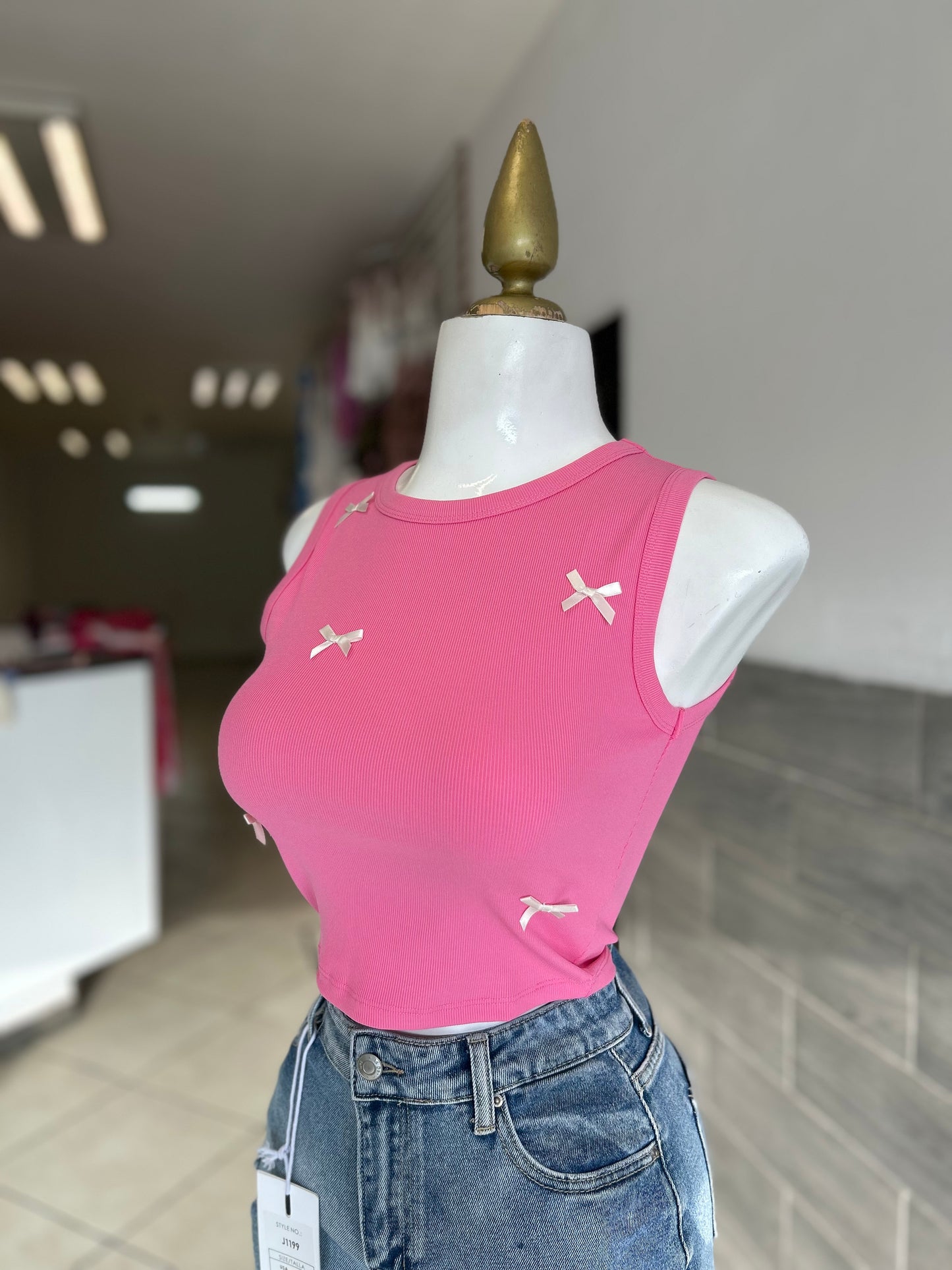 Top pink bows