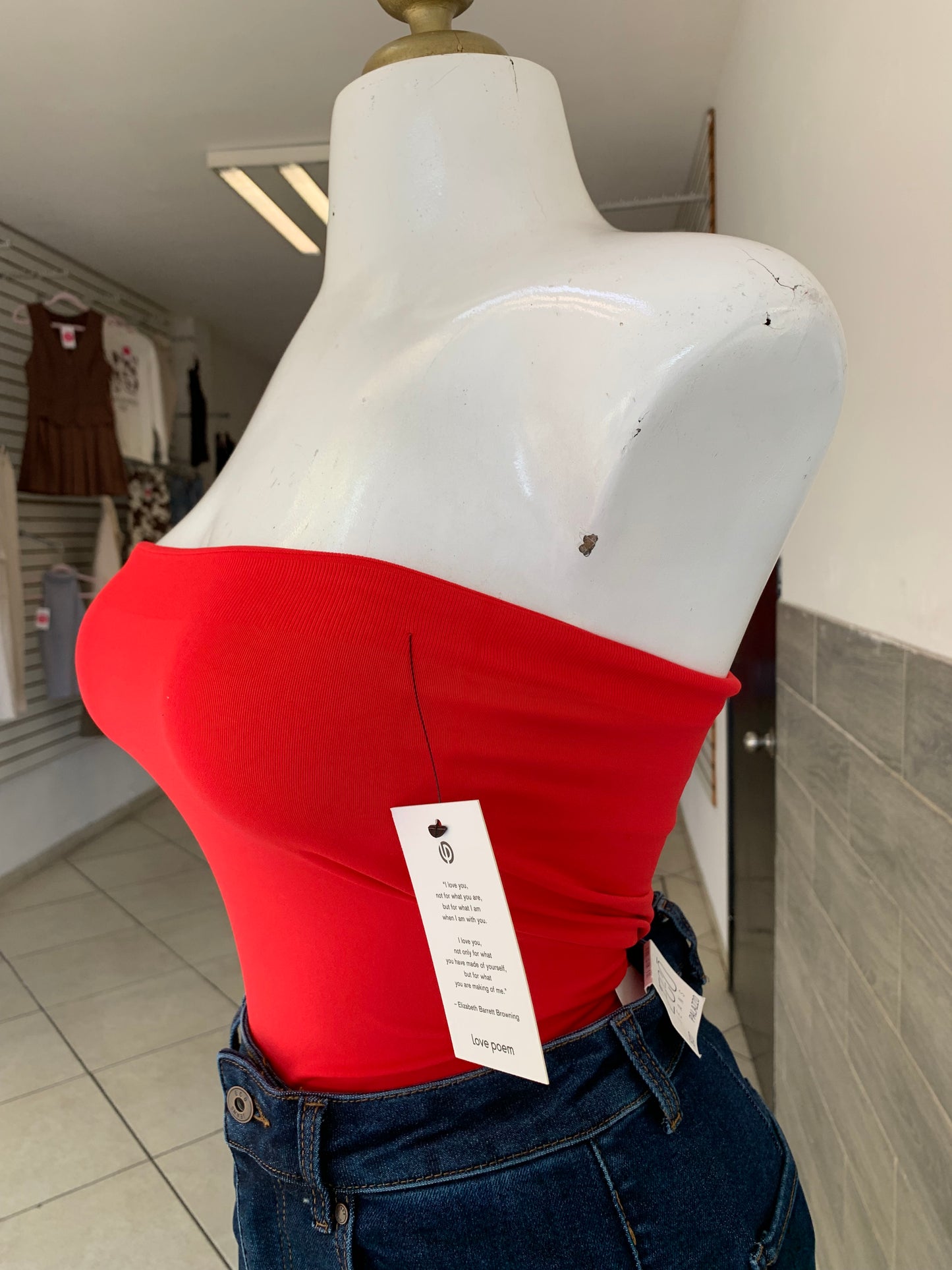 Body red strapple