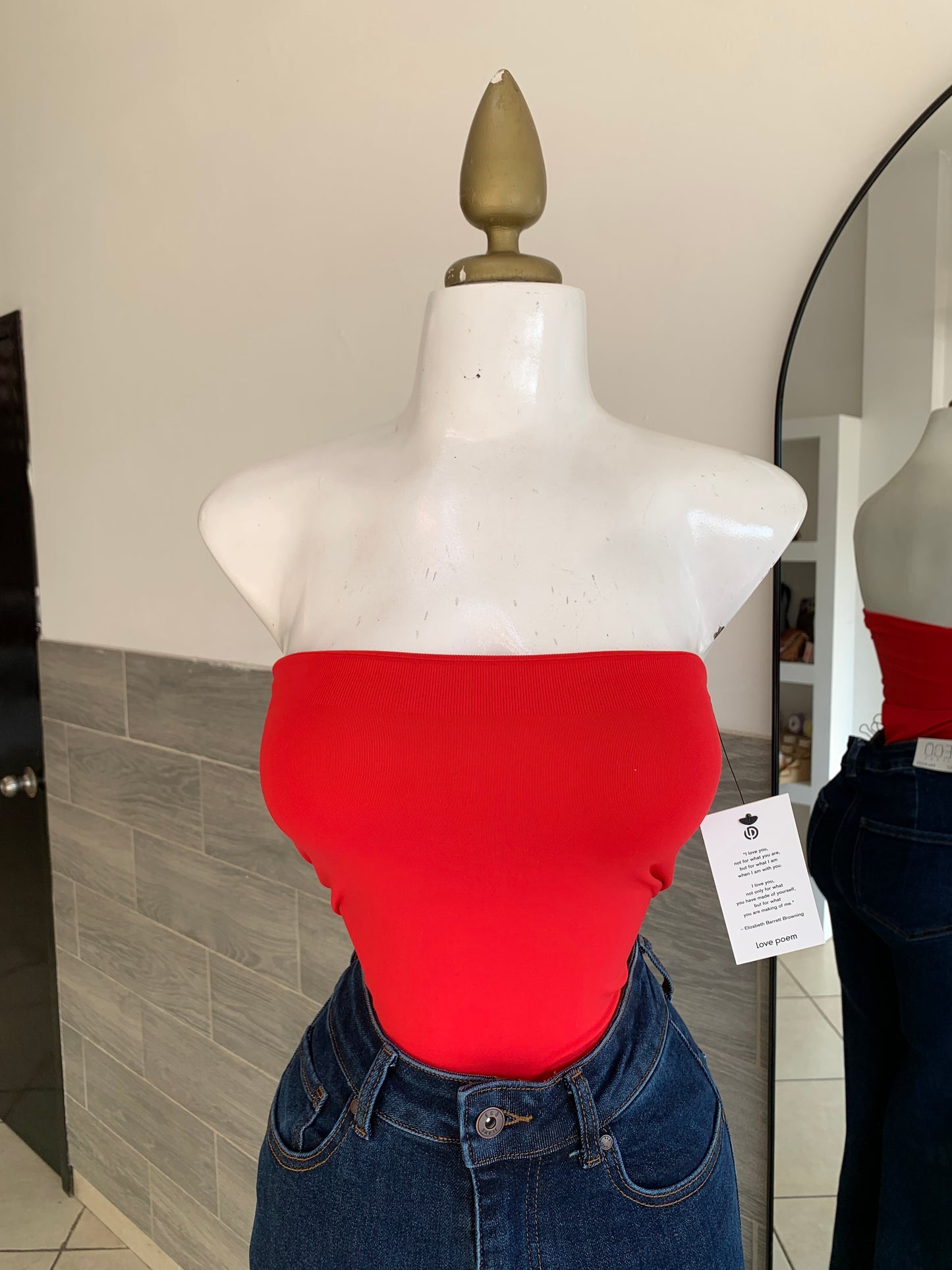 Body red strapple