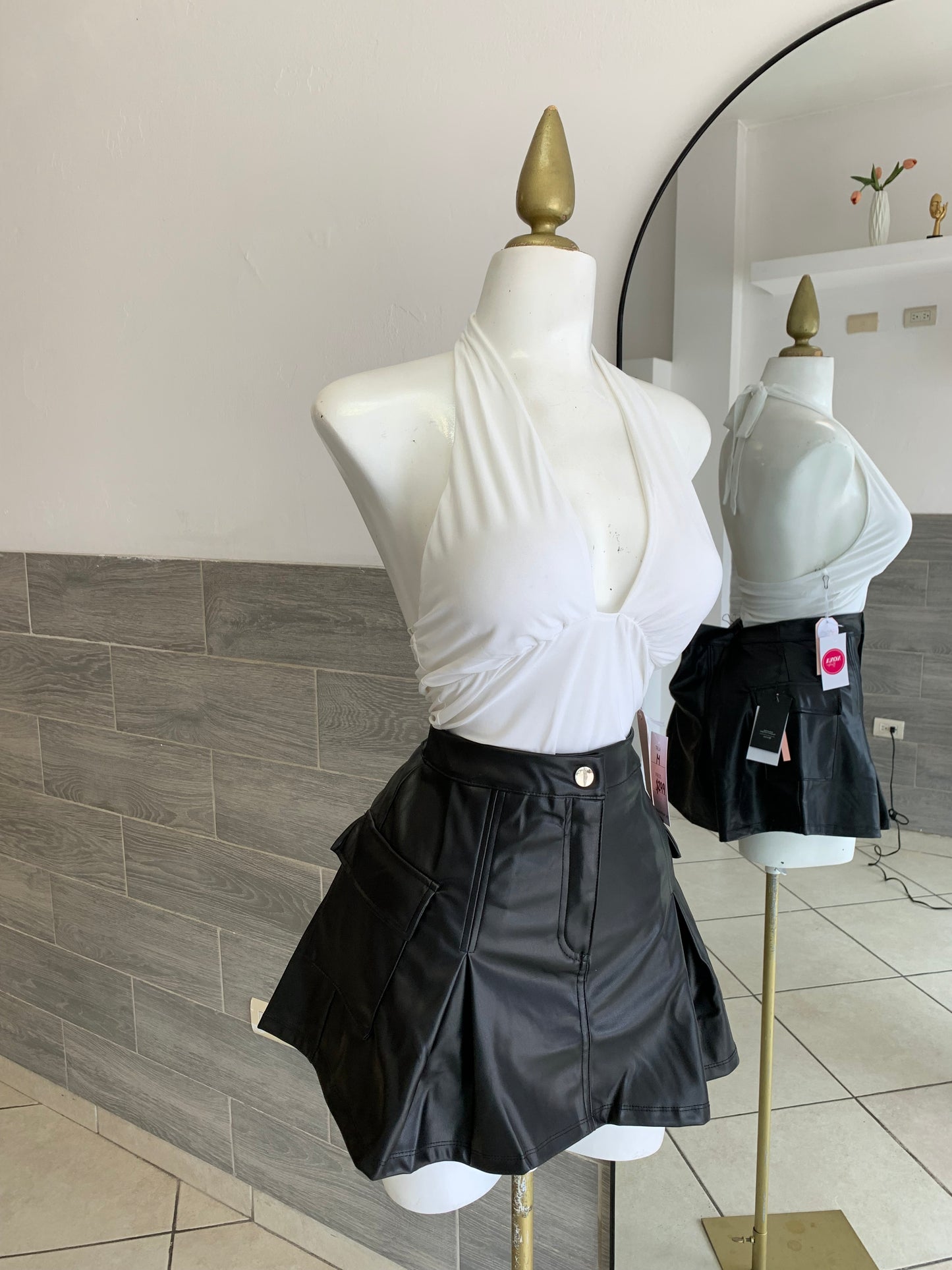 Falda cargo vinipiel