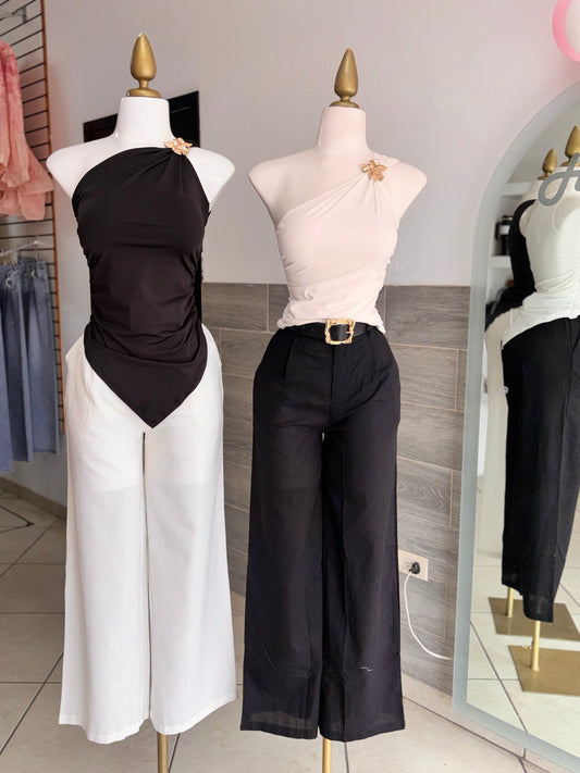 Blusa asimétrica con broche
