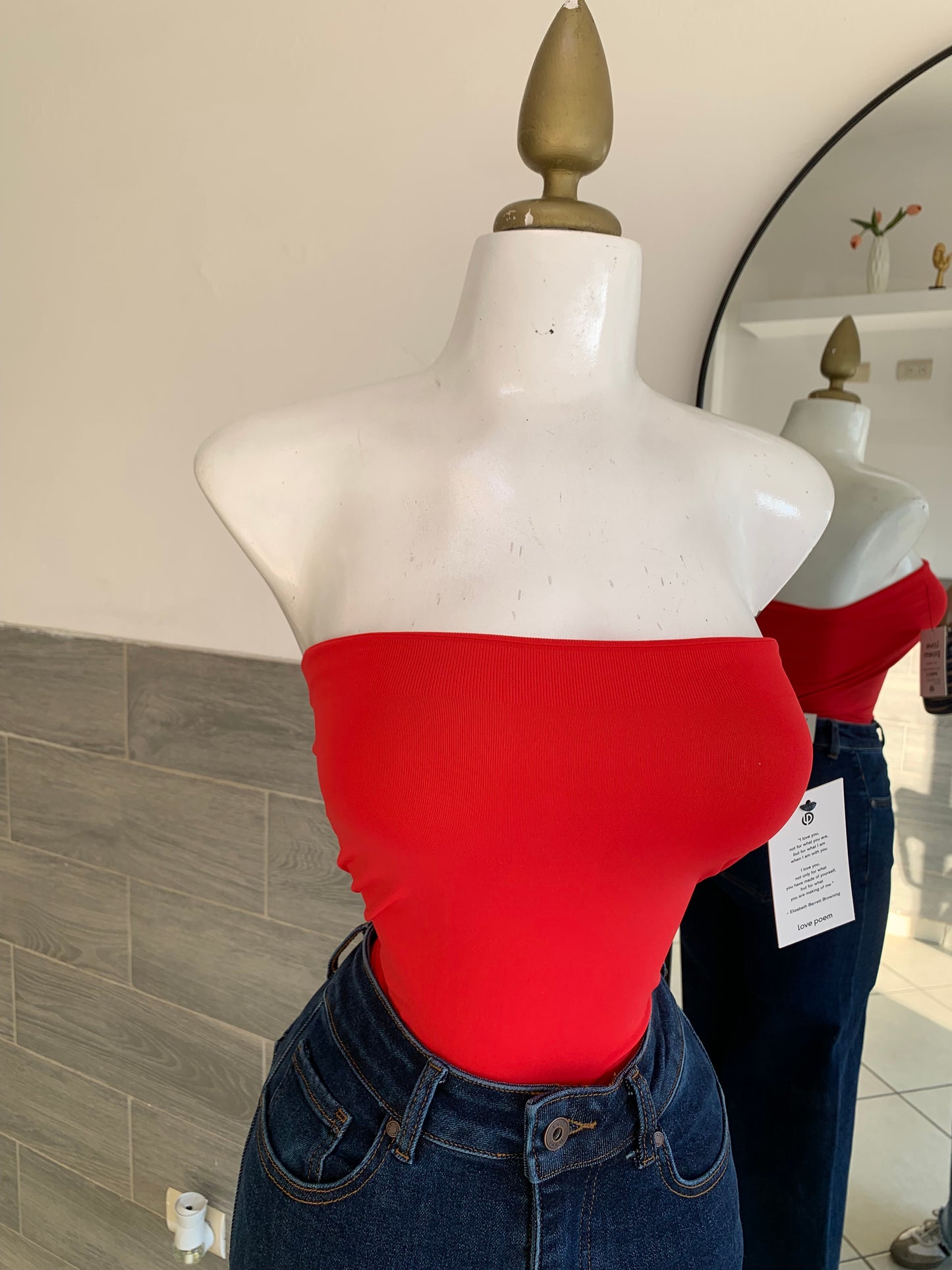 Body red strapple
