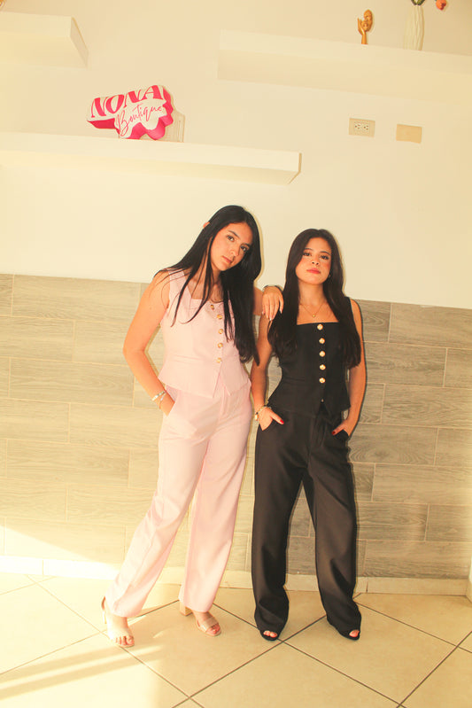 Conjunto Con detalles dorados en botones