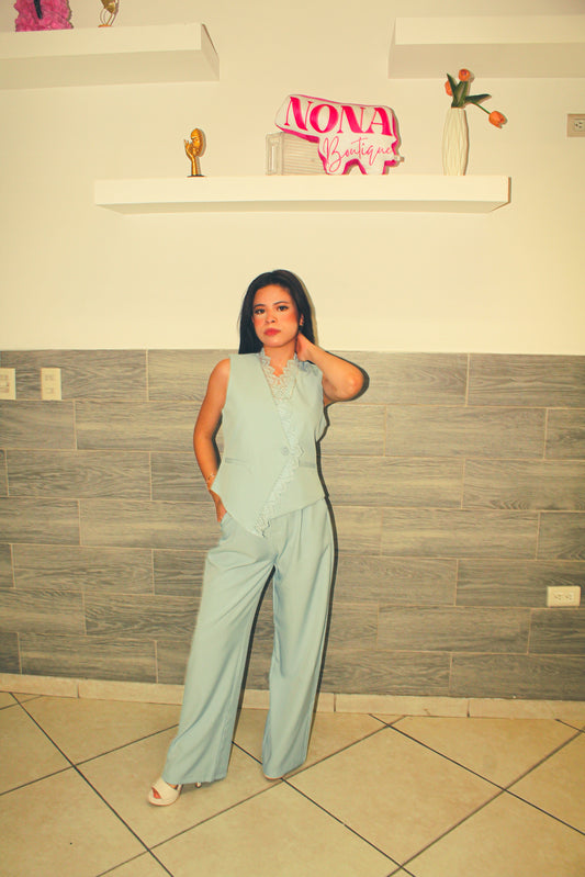 Conjunto con detalles de encaje